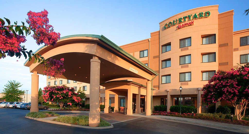 Courtyard By Marriott Roanoke Airport Hotel Exterior photo